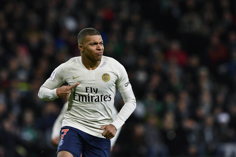 AI“魔改”视频博流量 背后暗藏哪些法律风险？